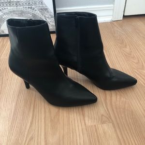 Women’s size 8 heels